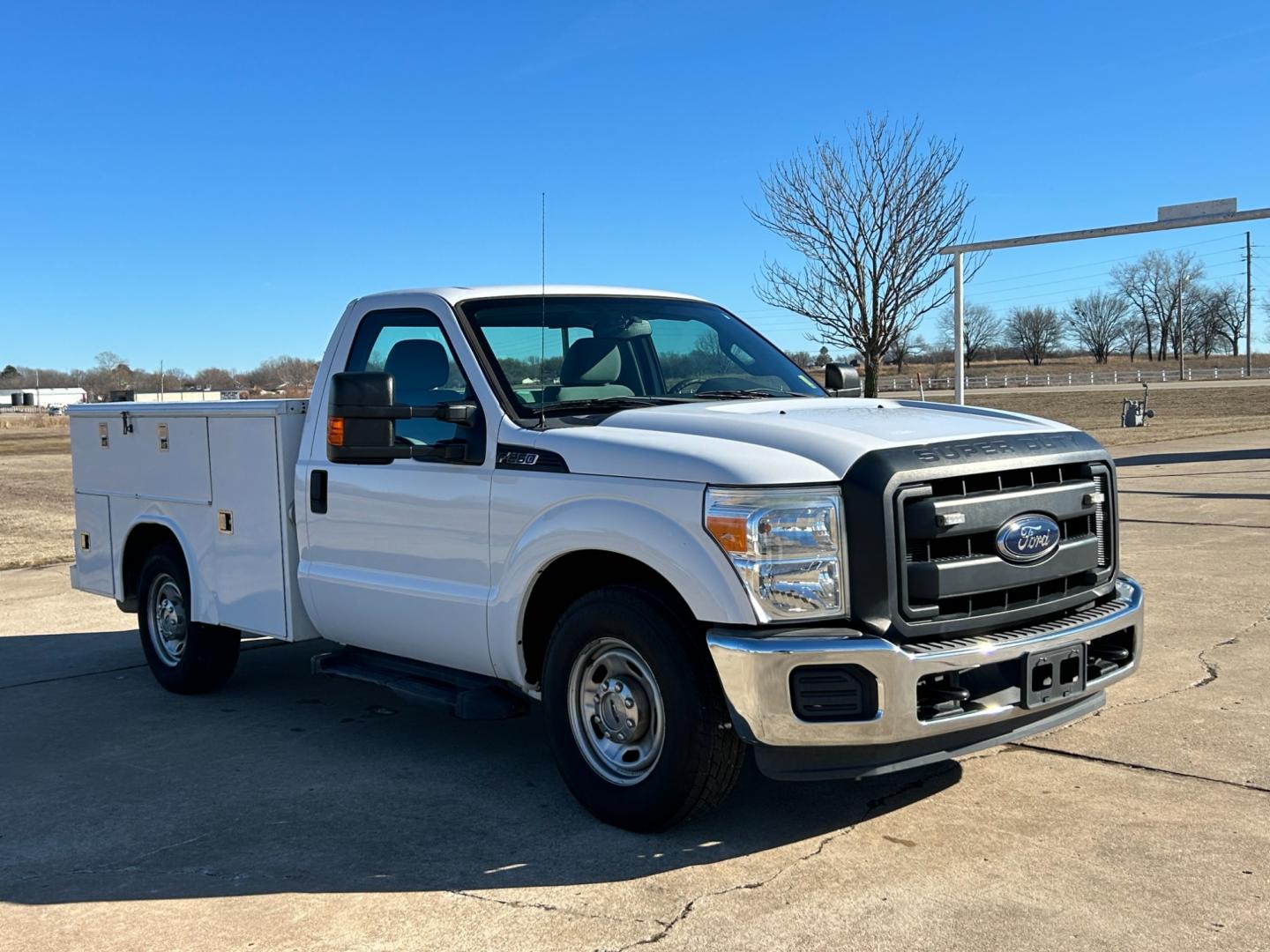 2015 White /Gray Ford F-250 SD (1FDBF2A62FE) with an 6.2L V8 F SOHC 16V engine, 6-Speed Automatic transmission, located at 17760 Hwy 62, Morris, OK, 74445, (918) 733-4887, 35.609104, -95.877060 - Photo#2